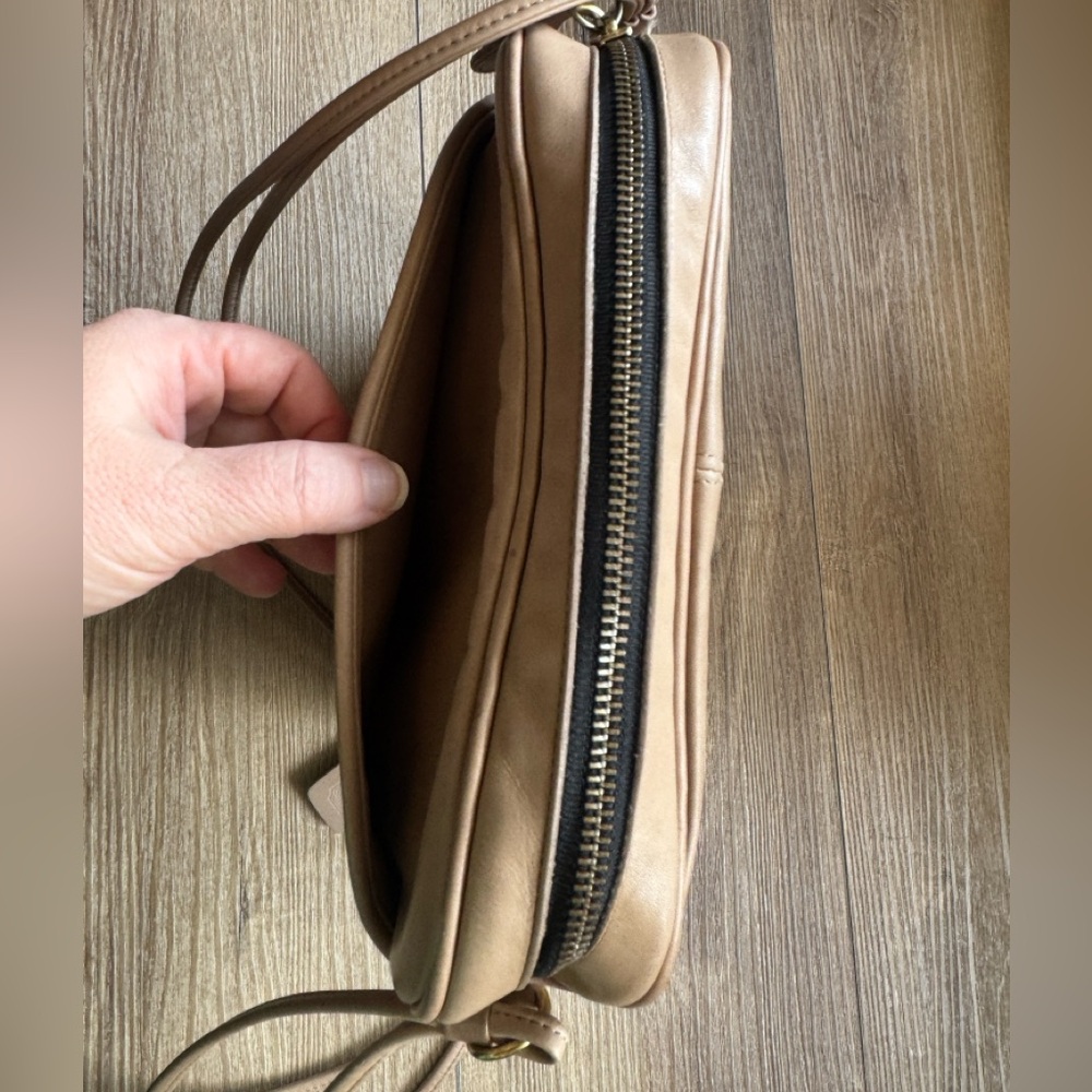 Vintage Coach crossbody beige - tan - Picture 4 of 10